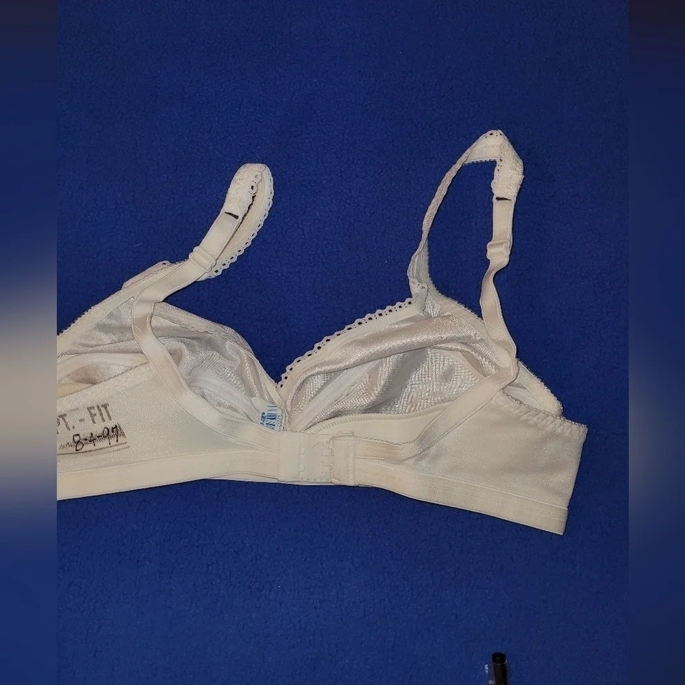 Playtex sample NWOT style 34B